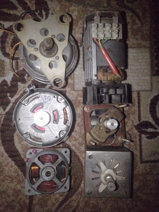 Двигатель кассетно бобинного магнитофона радиолДАГ-1 ЭДГ-2 КД-6-4-УХЛ4