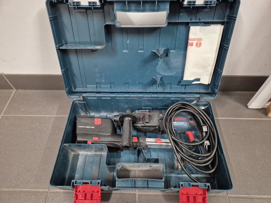 Młotowiertarka Bosch GBH 2-23 REA + moduł odsysający Kufer