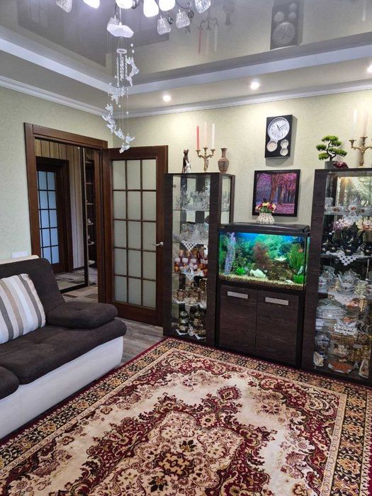 Продам 3 кімн. квартиру з КАПІТАЛЬНИМ РЕМОНТОМ. 2/9 цегл. 60000