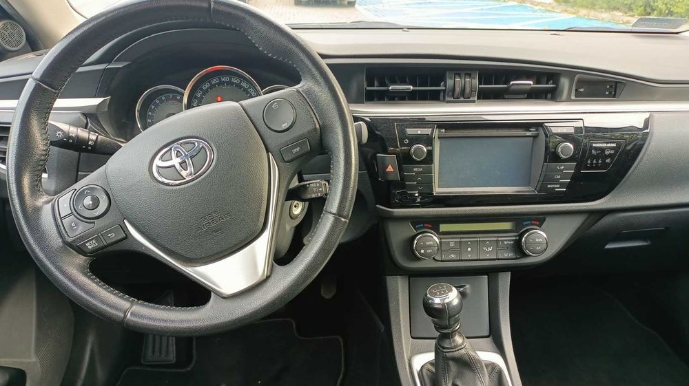 Toyota Corolla Premium + Tech