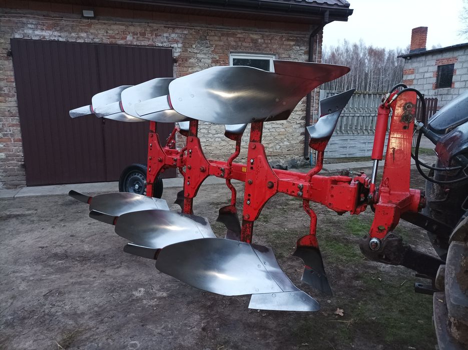 Pług 3 skibowy obrotowy NIEMEYER