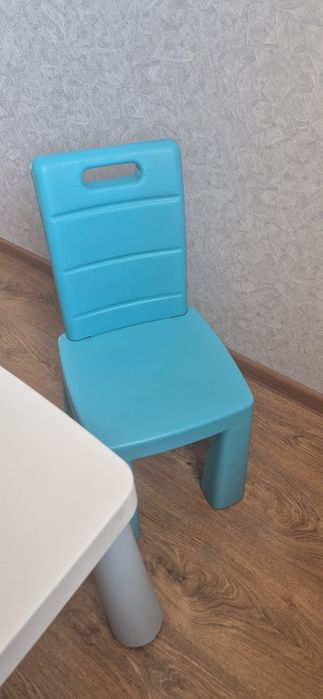 Детский стол и стульчик Ikea Mammut