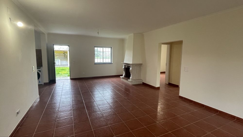 Magnifica Moradia T3, na Glória do Ribatejo