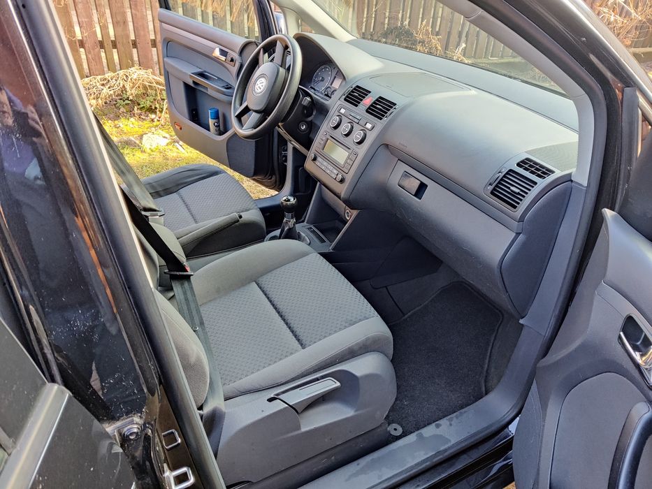 Volkswagen Touran,1.6 бензин, 2003
