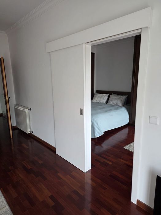 Porta de correr branca 0.85x200x3.5 com guarnições