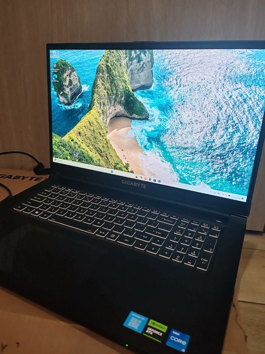 Gigabyte G7 KF i5-12500H/32GB/512+960/Win11X RTX4060 144Hz