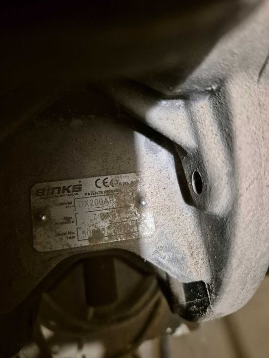 Мембранный насос Binks DX200 на треноге та бак для зберигання клею ПВА