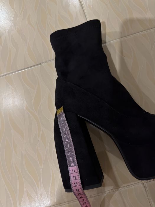 Чорні ботинки братц