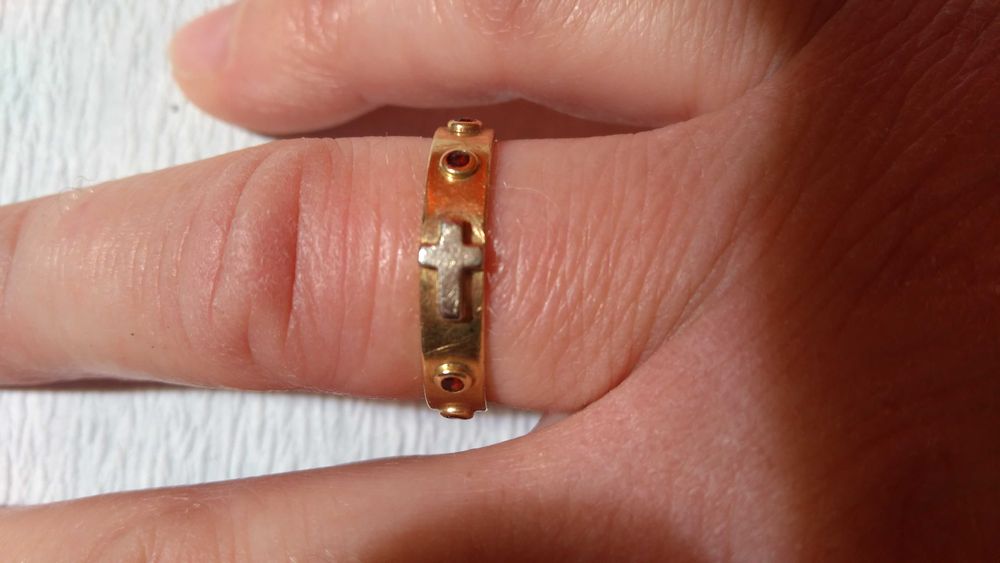 Pierścionek , różaniec złoty z rubinami. Zamienię na antyki