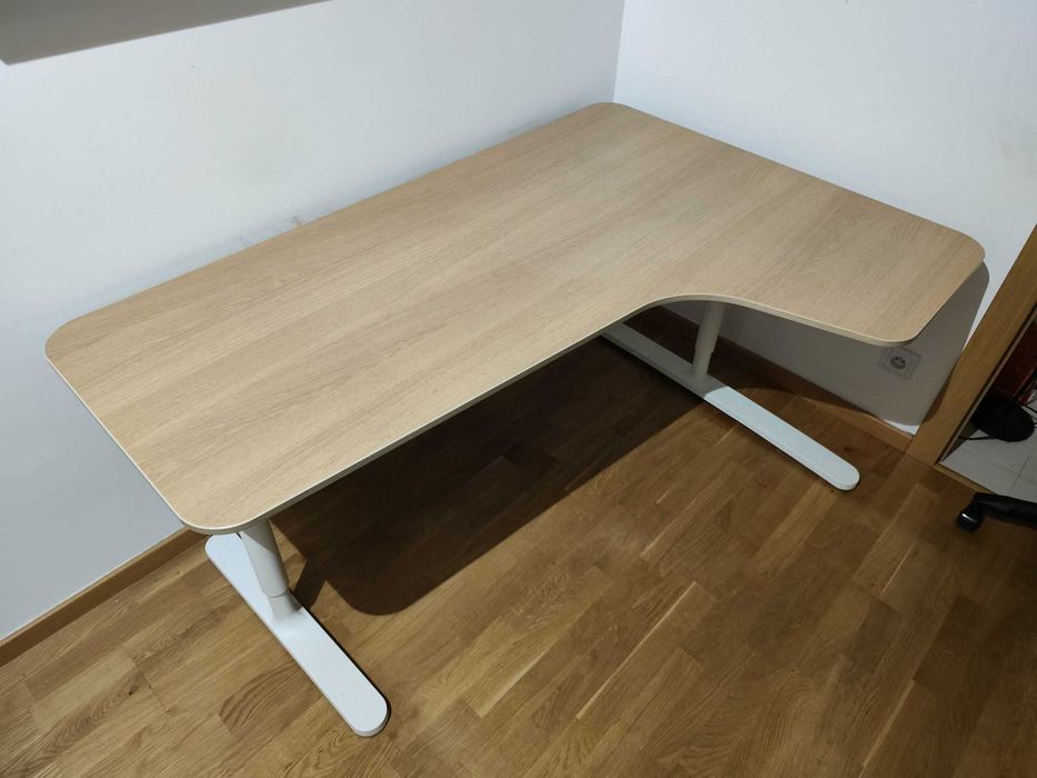 Na sprzedaż biurko narożne IKEA BEKANT