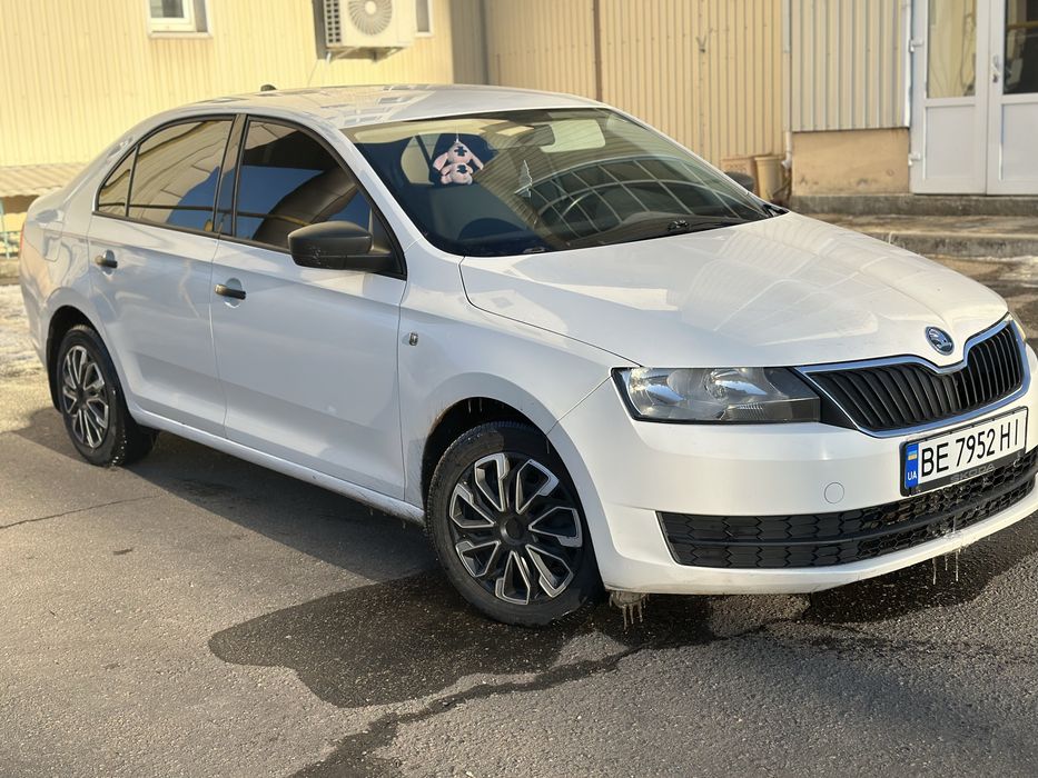 Продам свою машину Шкода Rapid