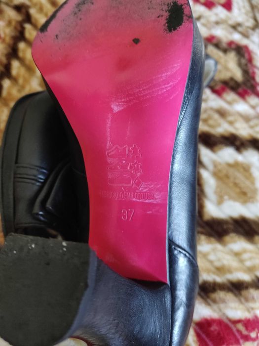 Sapatos pretos cerimónia - tam 37