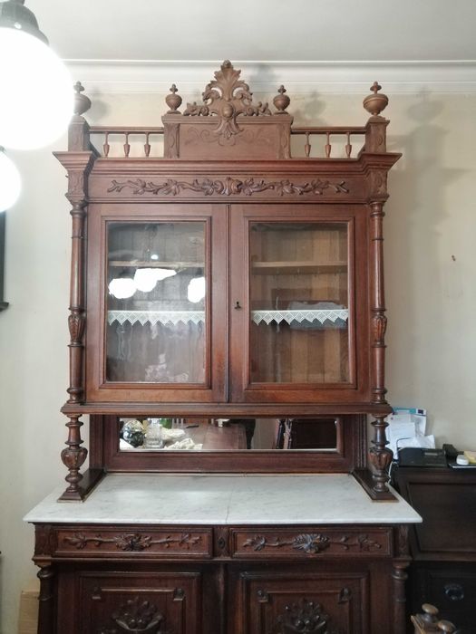 Mobília sala de jantar, carvalho húngaro, com 1 século. Só em conjunto