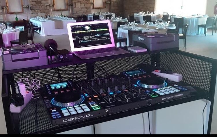 Controladora Denon MCX 8000