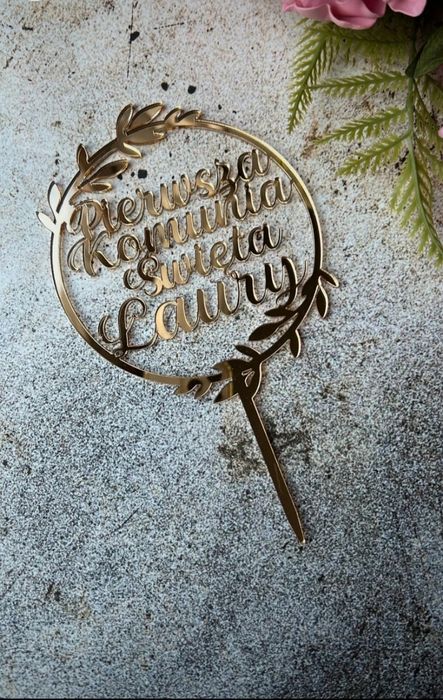 Topper na tort komunijny z imieniem Laura