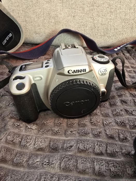 Canon EOS 300 zestaw z obiektywem Tamron