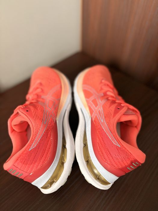 Кросівки Asics Gel-Kayano 28