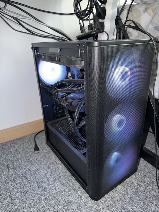 komputer gamingowy Intel Core i5-12400F/RTX 3060/2TB SSD/16GB RAM +akcesoria