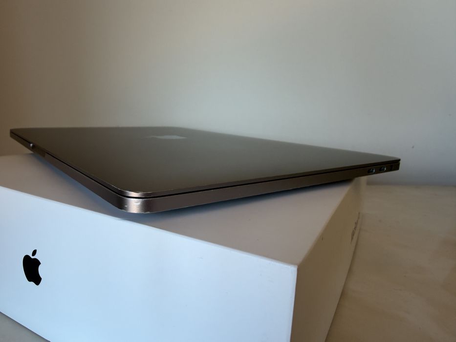 Macbook Pro 13” 2.9GHz i5 16Gb RAM 256GB armaz.