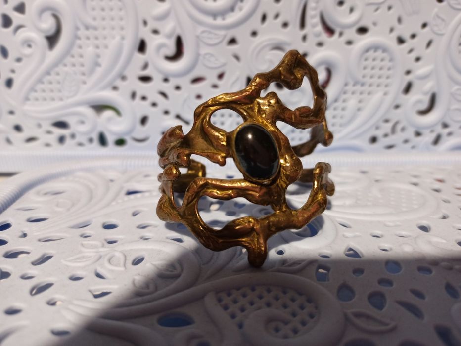 Браслет со вставкой черного агата