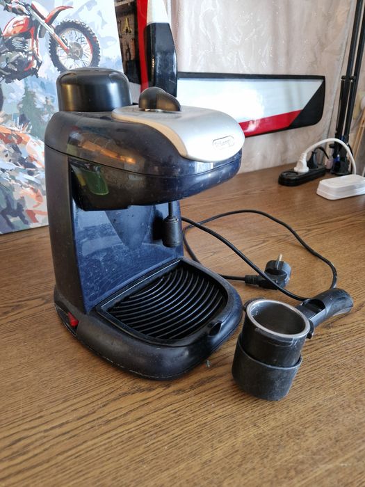 Продаю кавомашину delonghi