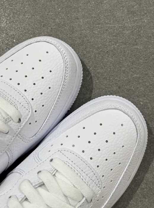 Nike Air Force 1 White and Black R.39