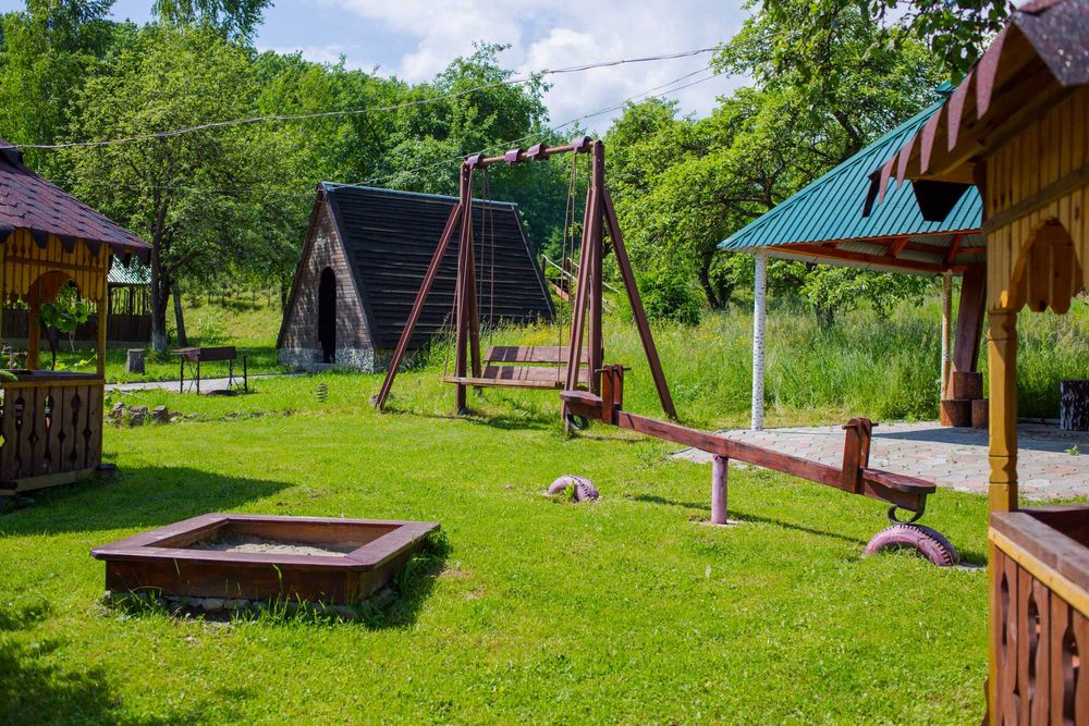 Відпочинкова база в с.Созань 1.5 га