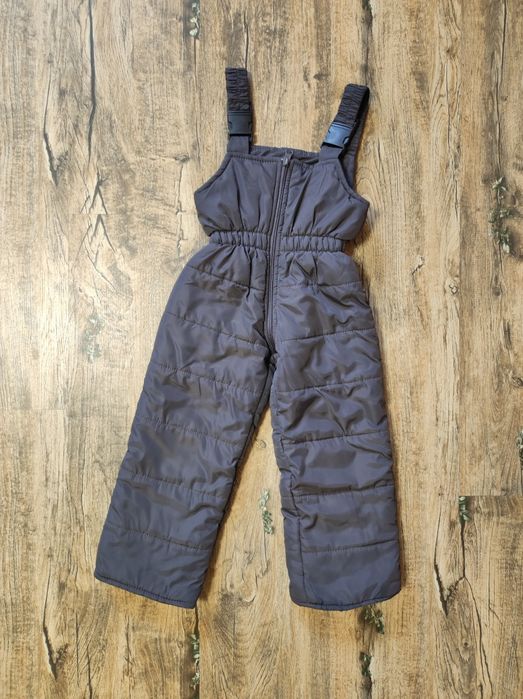 Напів комбенізон Було 1 прання, слідів носки та дефектів нема
Сезон -