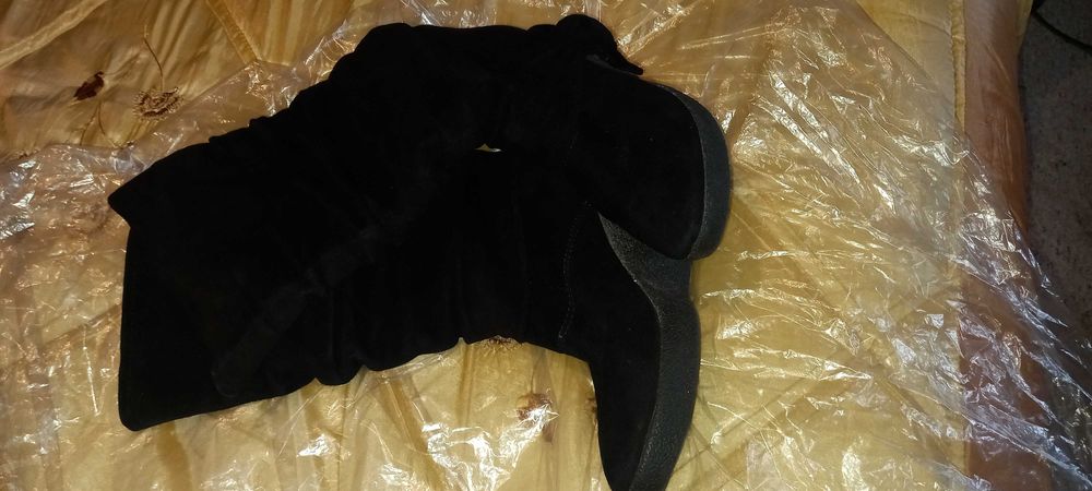 Botas de camurça com cunha, pretas - 36,5 - Cafenoir