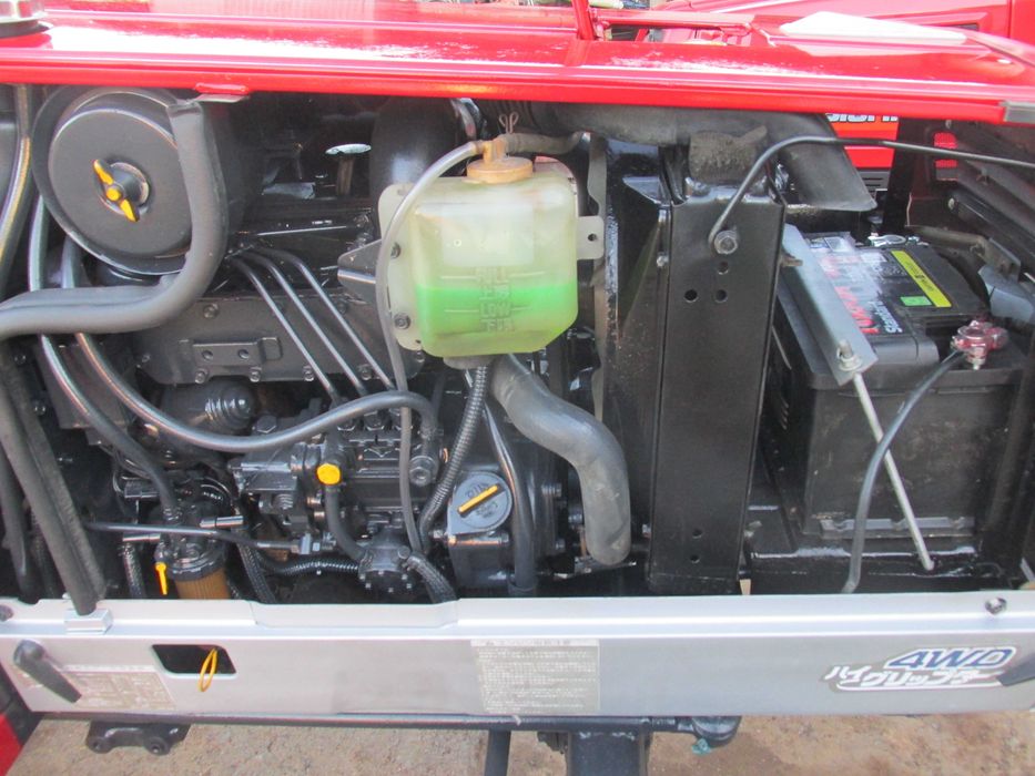 Trator  Yanmar F215 4WD com Alfaia Fresa