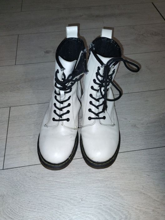 Glany martensy Mckey białe skóra