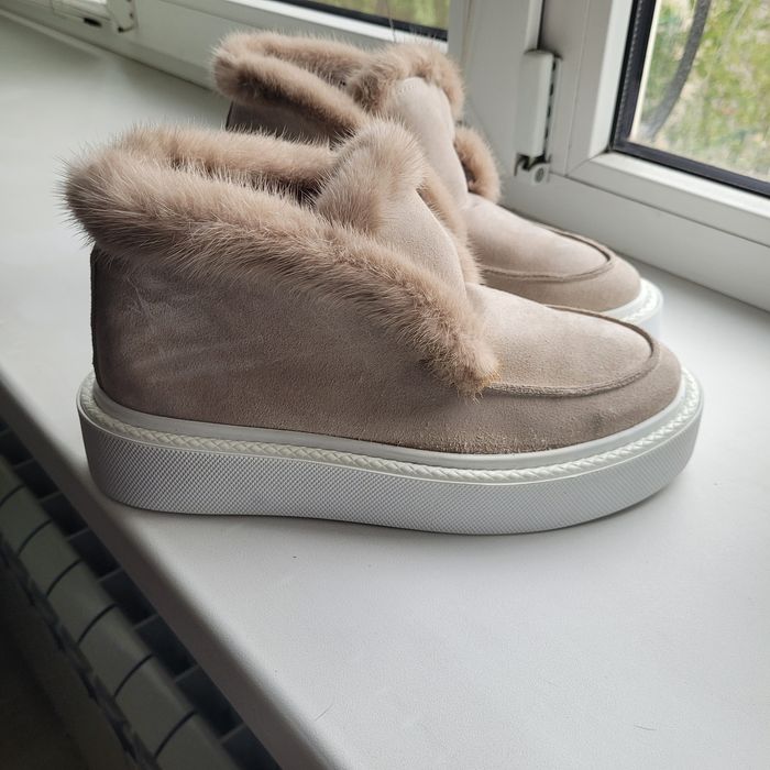 Продам  новый замша