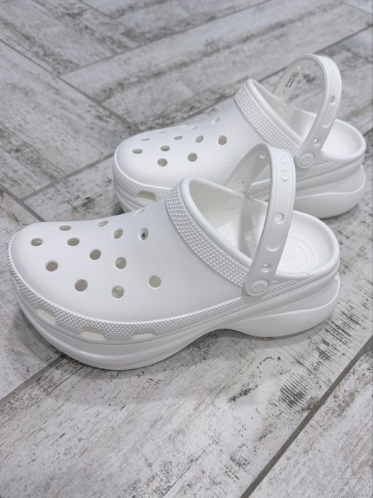 Продам оригінальні,трендові Crocs.