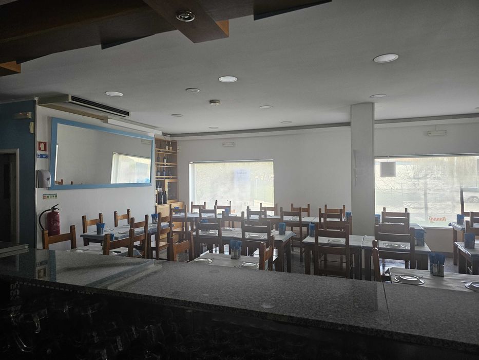 TRESPASSE Espaço comercial equipado, pronto a trabalhar