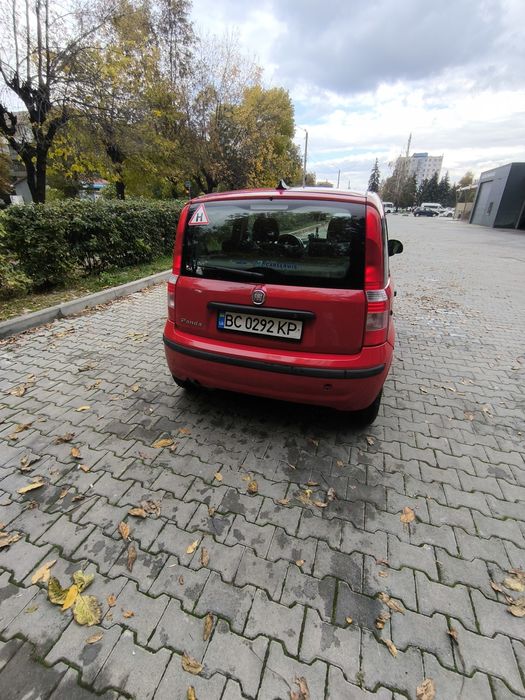 Автомобіль Panda