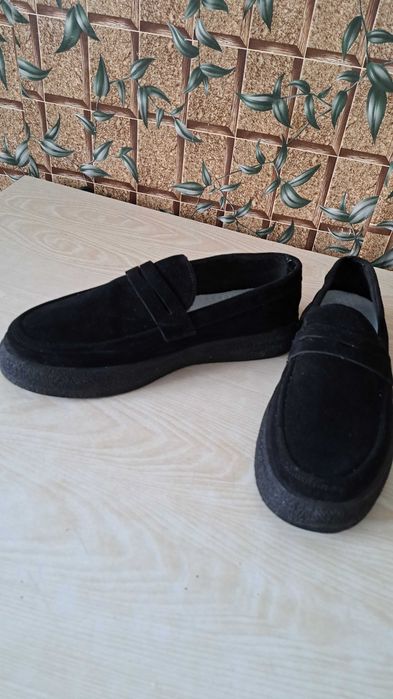 Чорні замшеві лофери на товстій гумовій підошві  на модель Converse CS Loafer SK