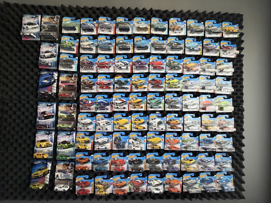 Samochodziki Hot Wheels 114 Sztuk