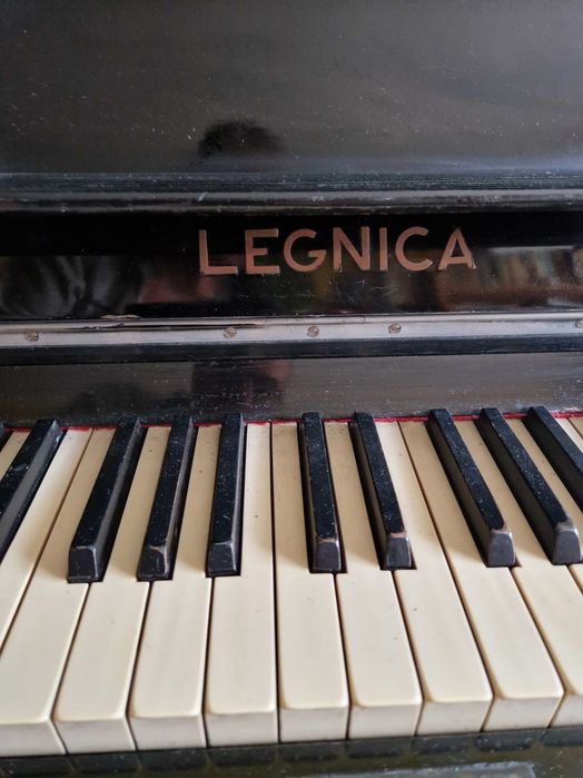 Pianino Legnica - czarne, piekne brzmienie