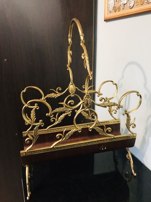 Антикварная Газетница