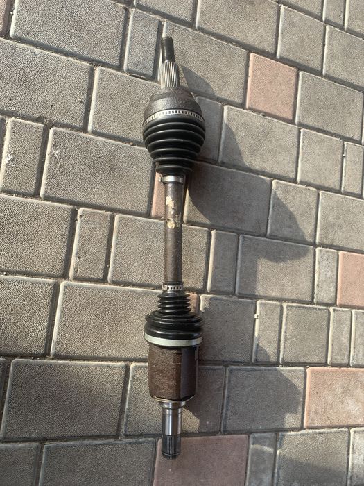 Продам передню ліву піввісь ( привід)  jeep G Ch , dodge durango