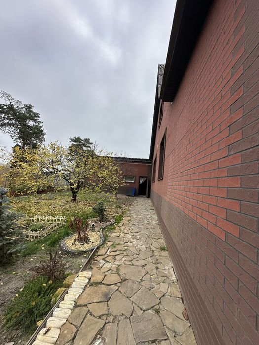 Продам дом Безлюдовка.С ремонтом.