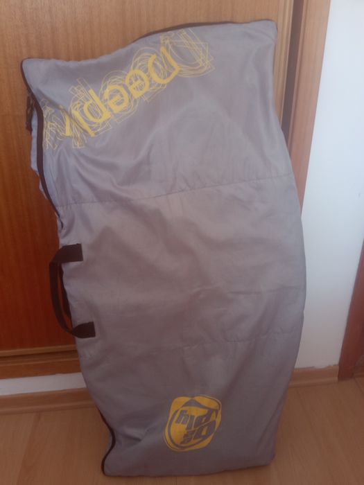 Vendo pranchas de squiming e fato de surf