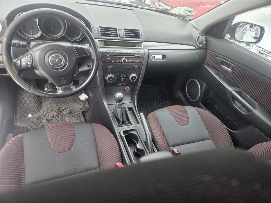 Mazda 3 5drzwi 05r 2.0Lpg 9lat zadbany klima ksenony 2kpl kół wysyłka