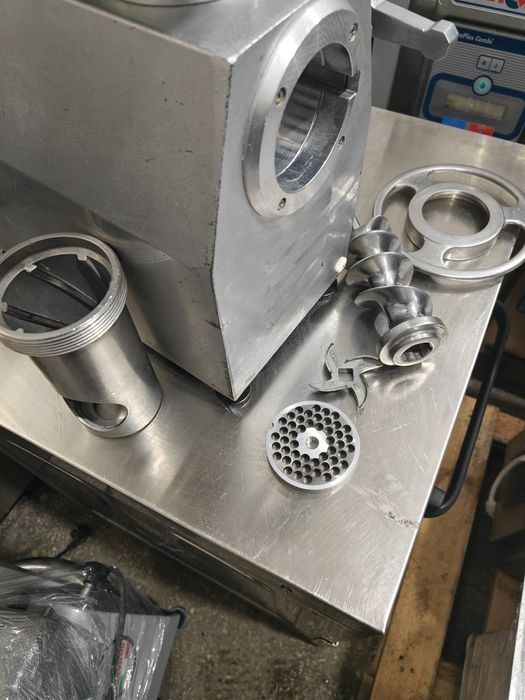 Професійна м'ясорубка та тендерайзер бу