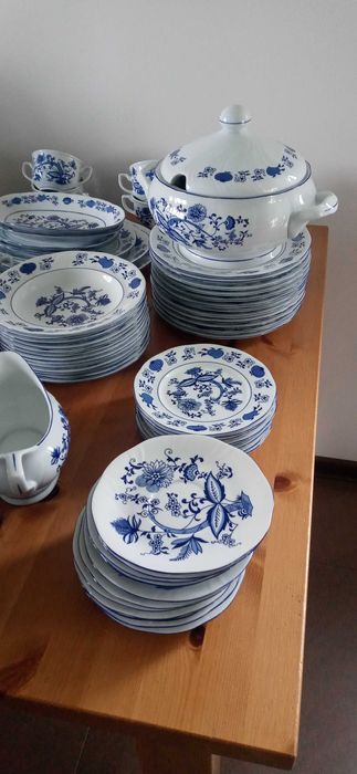 Serwis obiadowy  około 55 elementów jak NOWY- 12 osób porcelana Książ