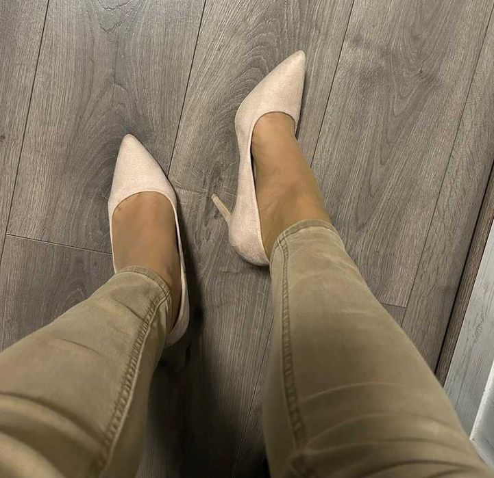 DeeZee 40 rozmiar buty szpilki Ala zamsz jasny beż