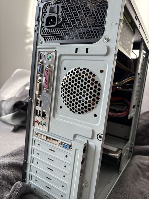 Компʼютер на Intel i5
