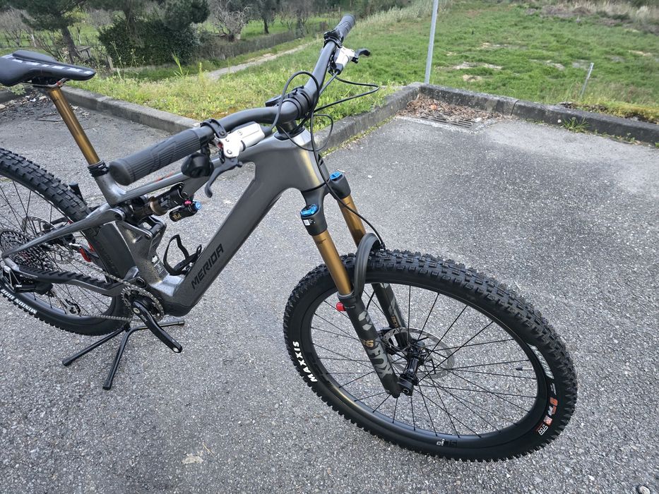 Bicicleta eletrica de topo