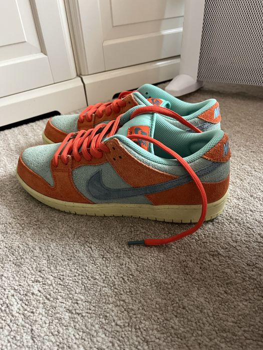 Nike dunk sb noise aqua and red