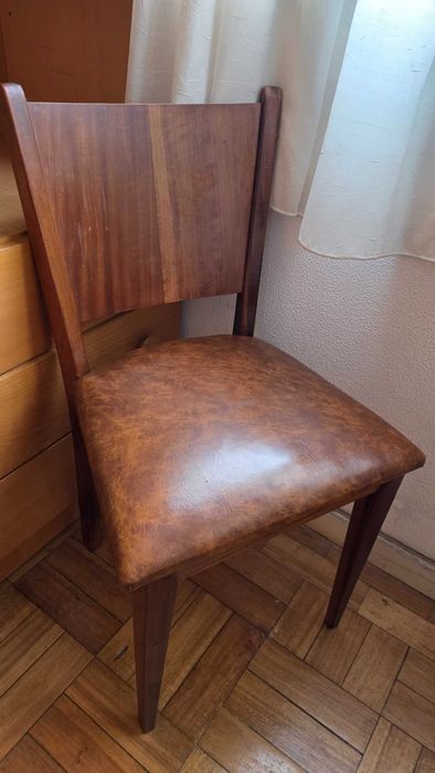 Cadeira em Madeira Maciça e Napa #VINTAGE